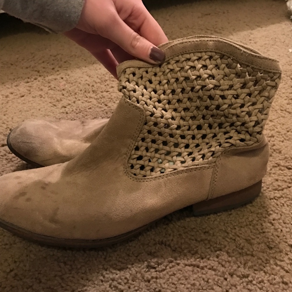 Low brown boots