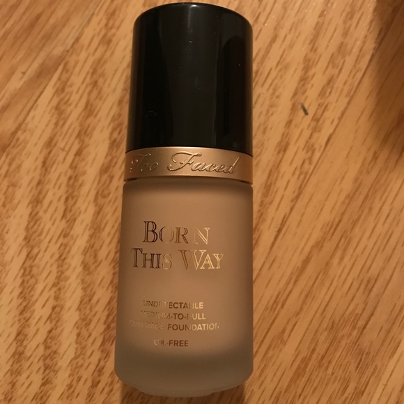 Too faced Born This Way foundation - Picture 3 of 4