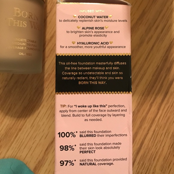 Too faced Born This Way foundation - Picture 4 of 4