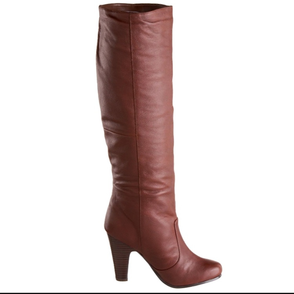 DV Wendall Knee high boot. Lightly worn!