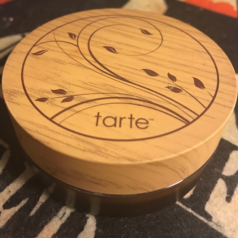 Tarte Amazonian Clay powder foundation