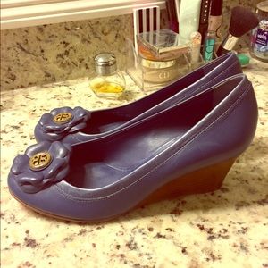 Tory Burch wedges !!
