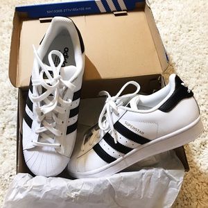 Adidas Superstar (NWT)