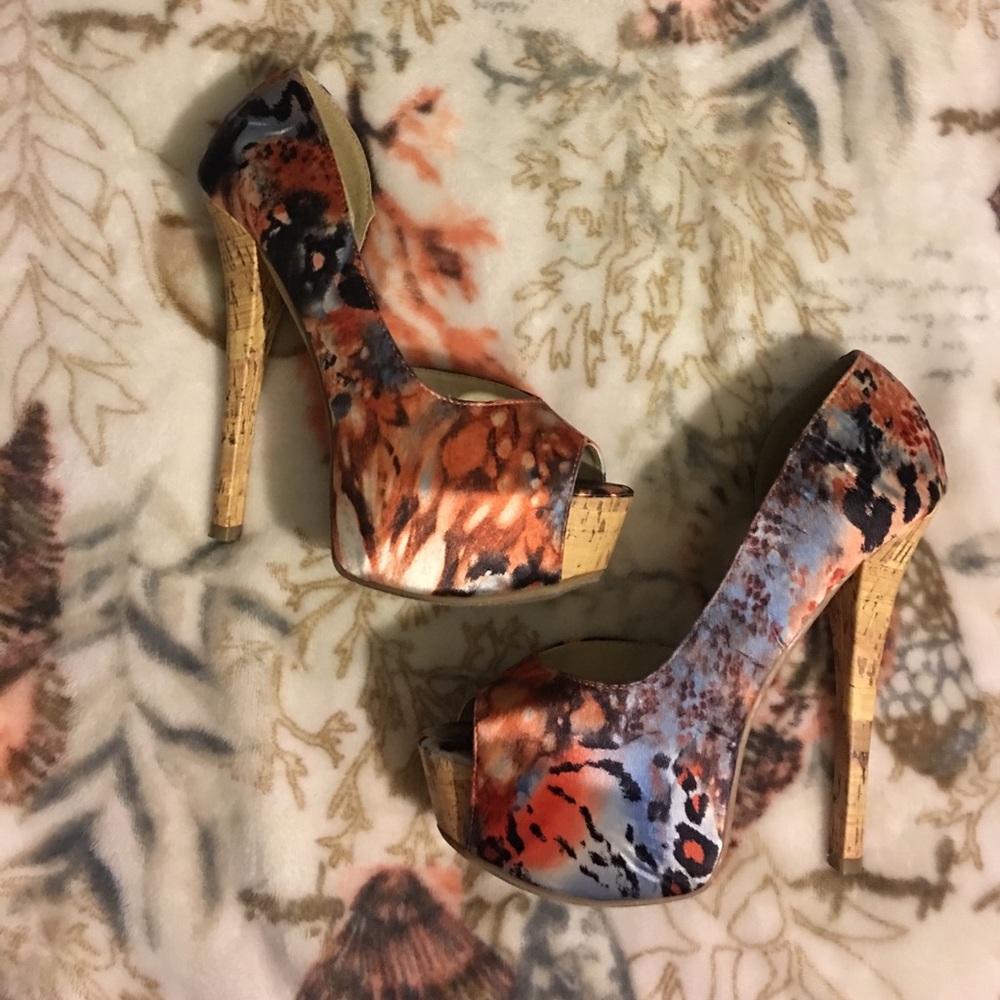 Printed platform heels