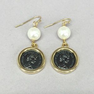 ‼️CLEARANCE‼️Rhodium/18k Gold Plated Earring ‼️CLEARANCE‼️Rhodium/18k Gold Plated Earring