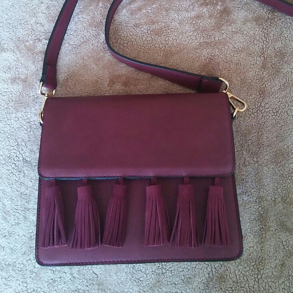 Trend Burgundy Cross-Body w/ Tassels - Picture 2 of 2