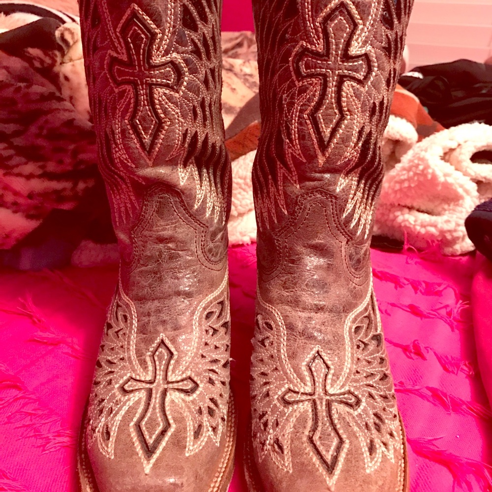 Beautifully designed western boots