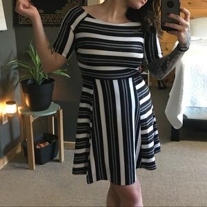 DONATING❌ FOREVER21 // NWOT skater dress