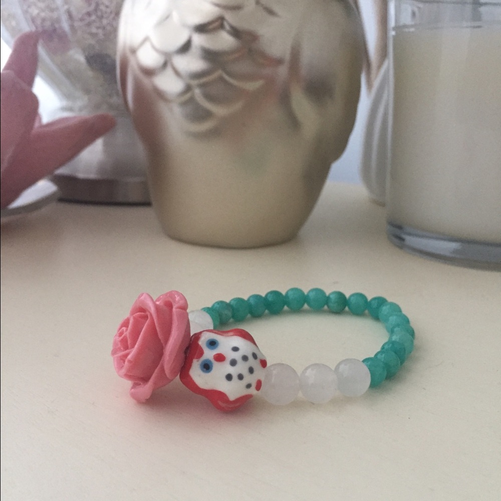 Glass bead bracelet