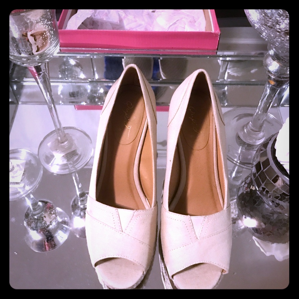 👠PEEP-TOE ESPADRILLE WEDGE 👠