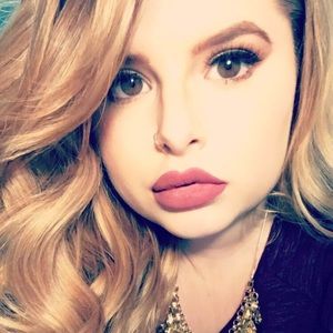 Meet your Posher, Mellie