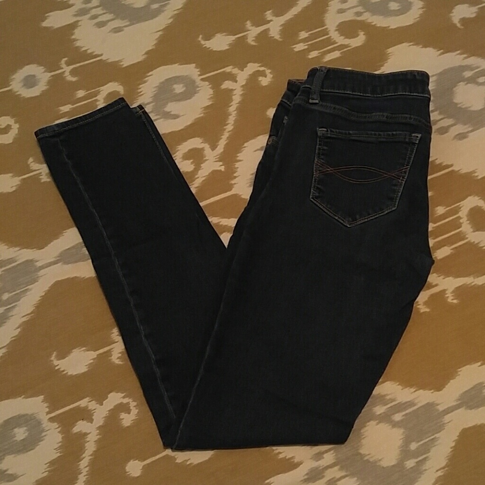 ✨Sale✨{Abercrombie & Fitch} Skinny Jeans