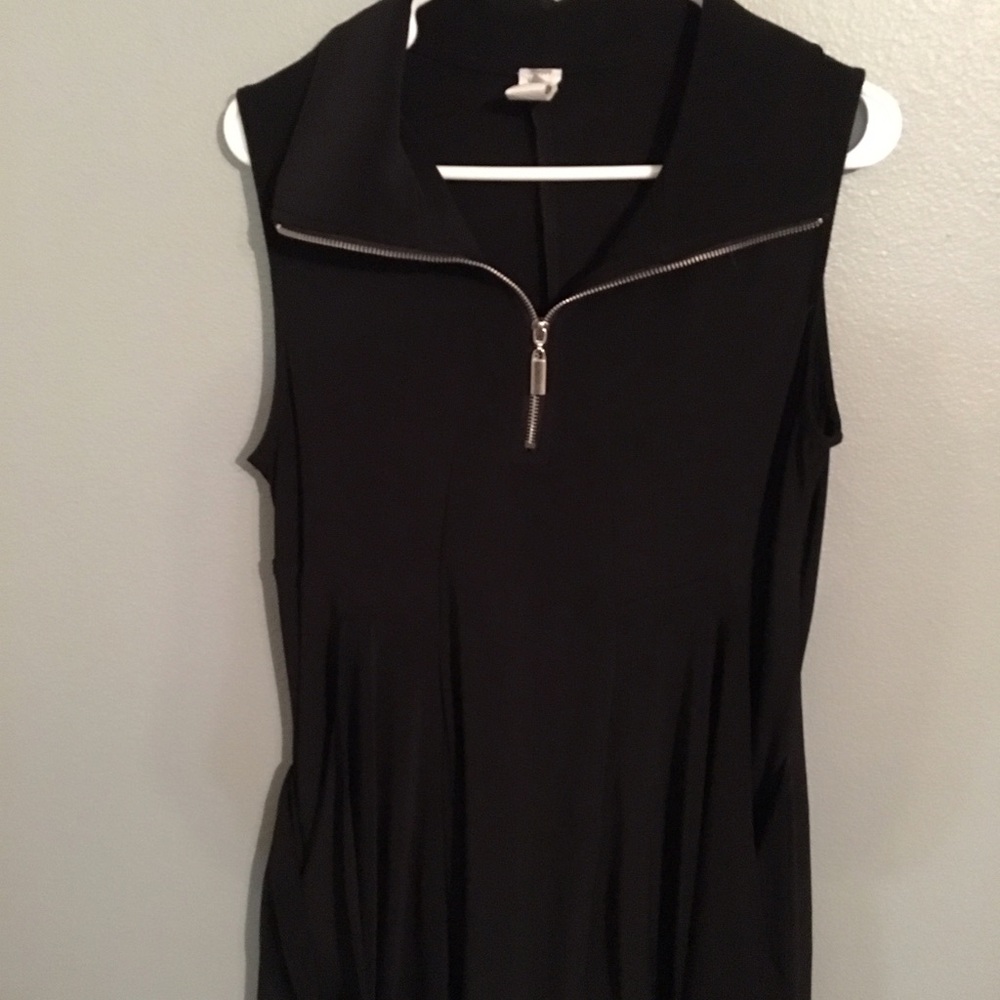 Black zipper dress with pockets
