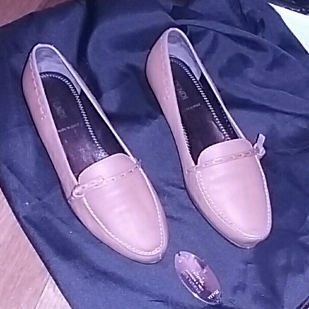 Extra photos of tan Fendi loafers