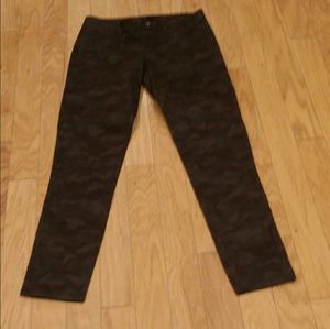 Gap camo skinny jeans