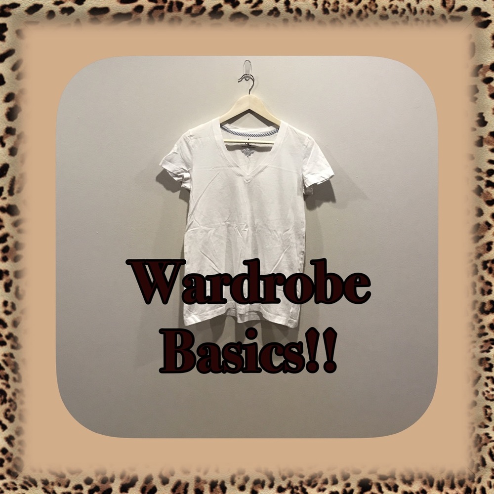 Cute Ralph Lauren Essentials v neck t shirt! NWOT