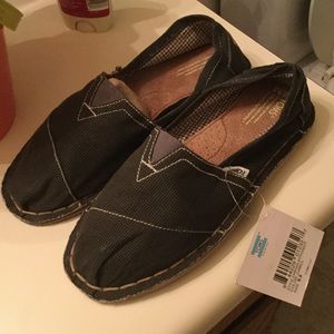 Men's Toms