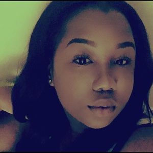 Meet your Posher, Decia