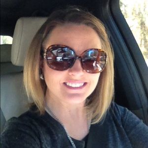 Meet your Posher, Christy