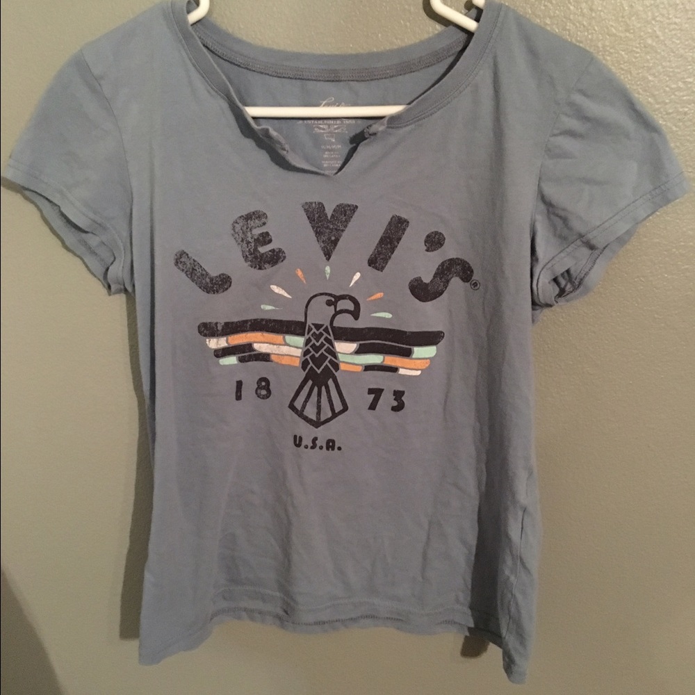 Levi tee