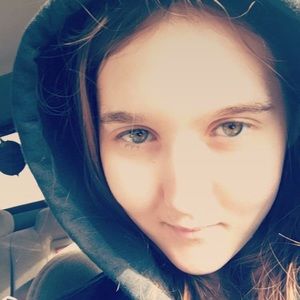 Meet your Posher, Abigail