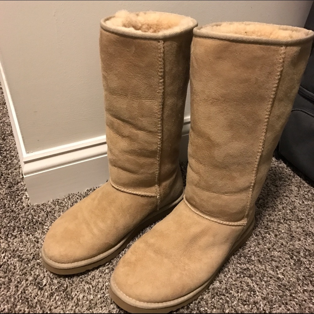 Tall sand ugg size 9