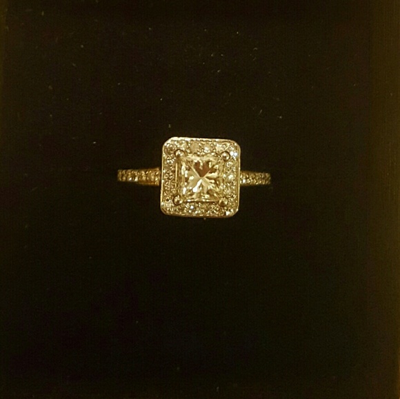 Jewelry - Brand new ring