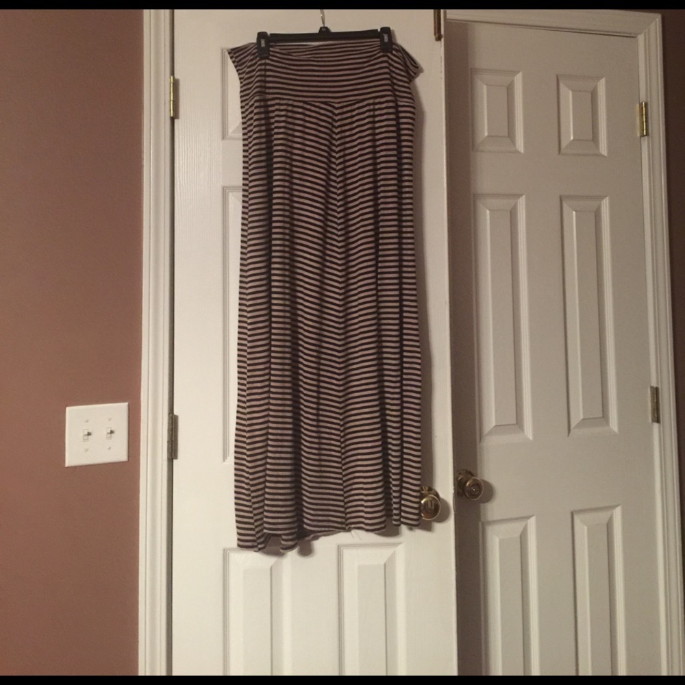 Women's plus size skirts in great shape