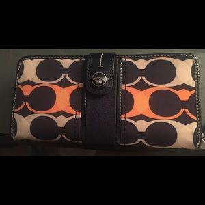 Vinyl coach wallet . USED 75 or b/o