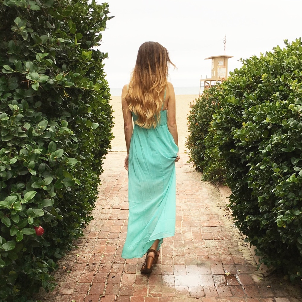 lace bust maxi dress - Picture 2 of 4