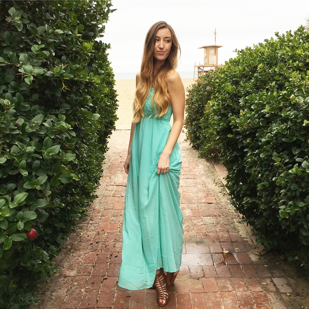 lace bust maxi dress - Picture 4 of 4