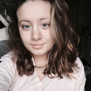 Meet your Posher, Chloe