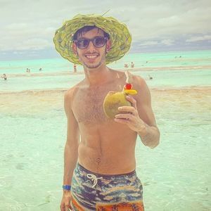 Meet your Posher, Bar