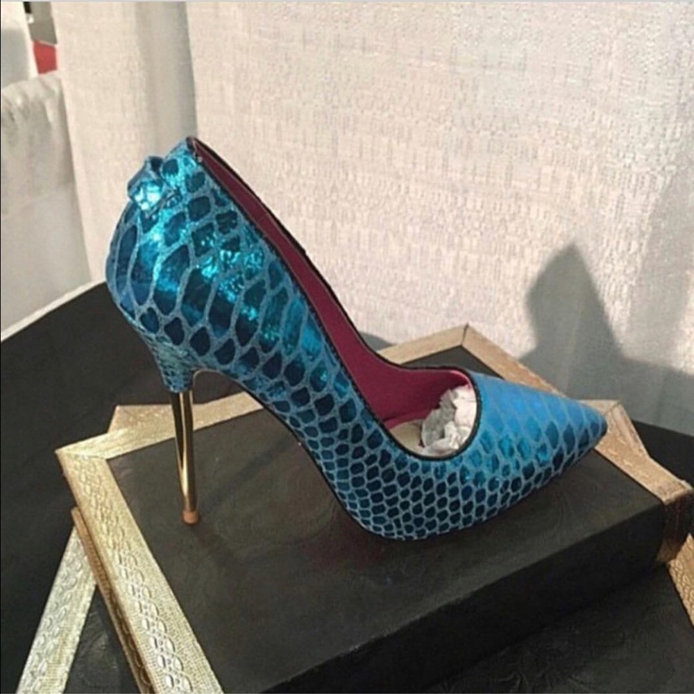 Pumps - Picture 2 of 2