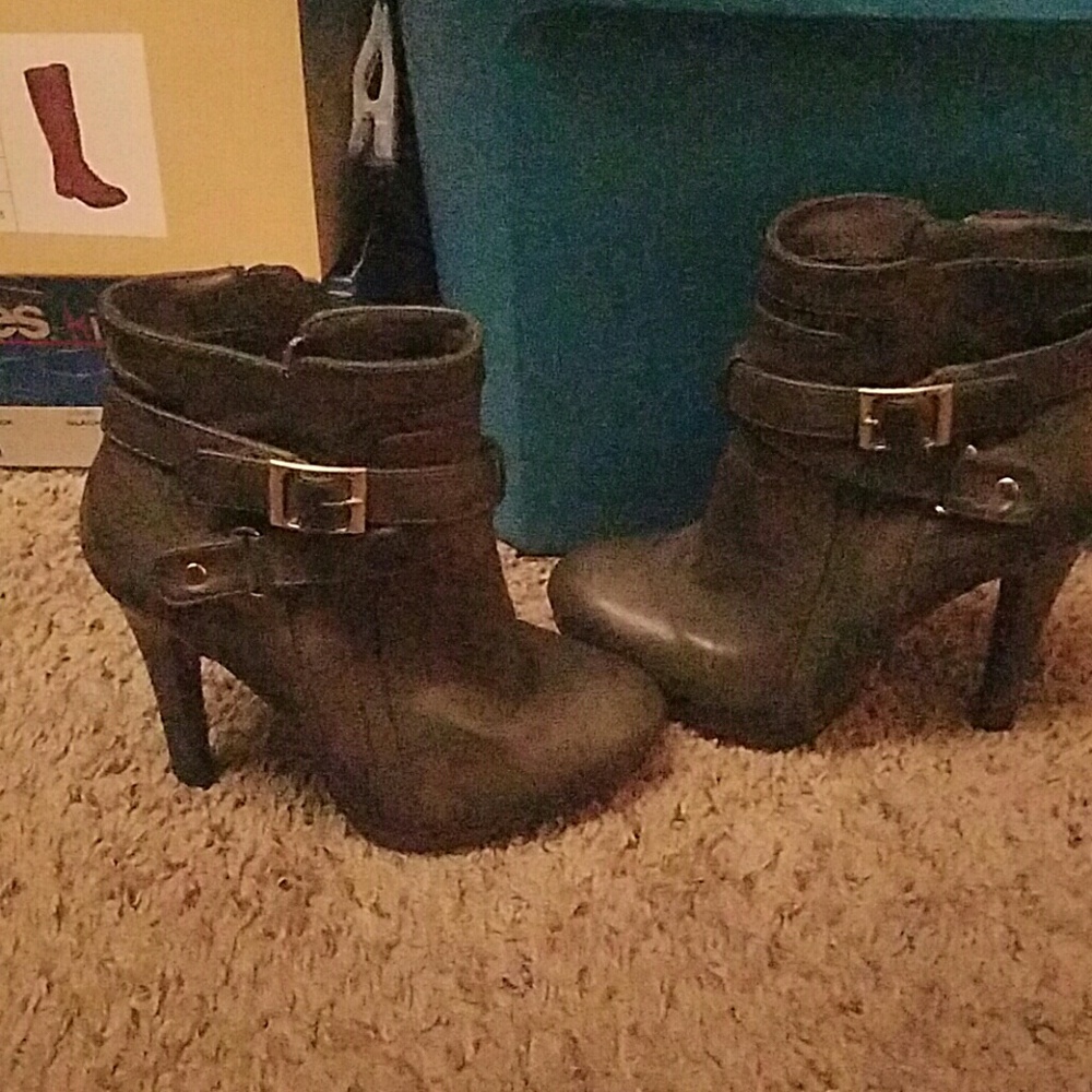 Gray tall heels shorts boots very cute !!!