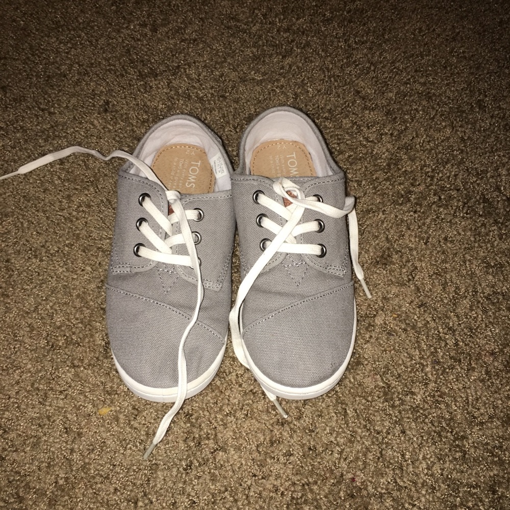 Gray toms