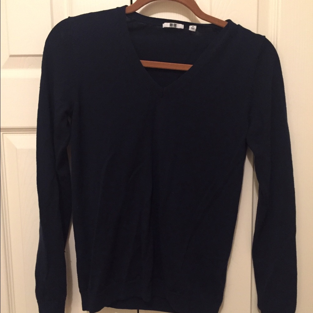 Uniqlo navy blue v-neck sweater