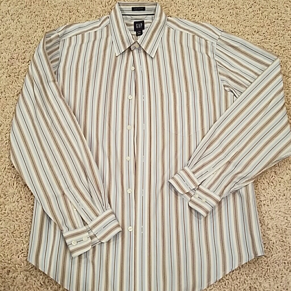 Gap Mens Shirt. Large.  16- 16.5 Neck Size