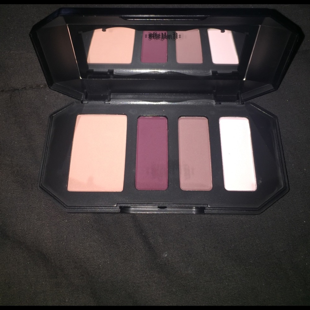 Kat Von D plum shade light palette