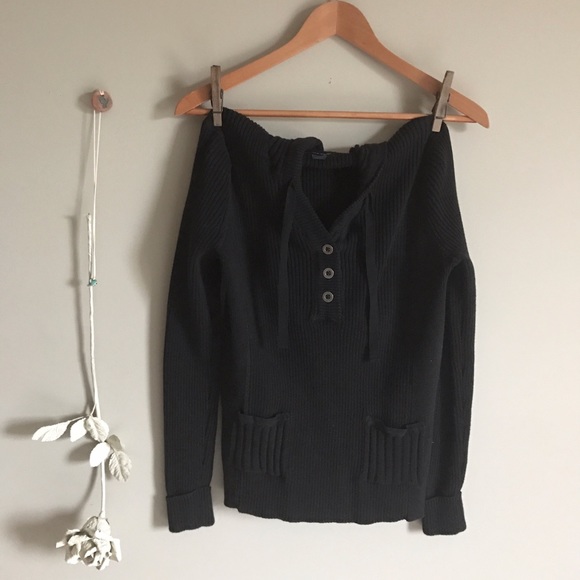 Tommy Hilfiger Tops - Tommy Hilfiger hooded sweater