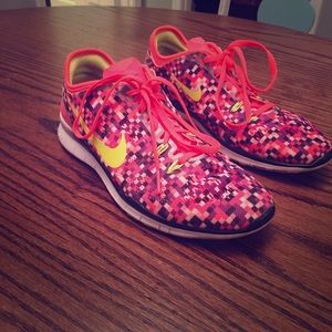 Size 7 Nike Free TR Fit 5