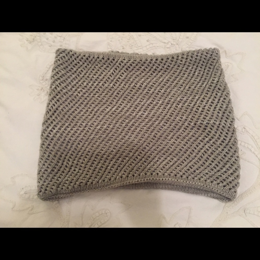 Reversible infinity scarf