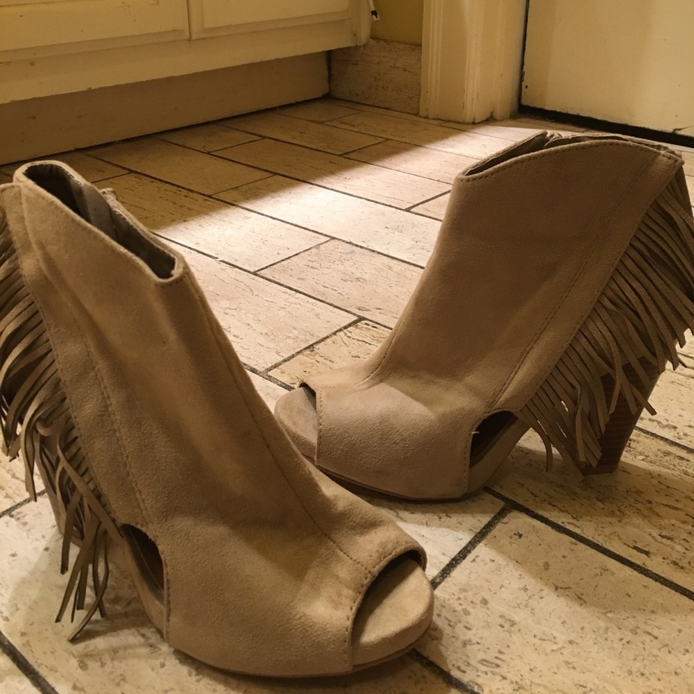 Qupid fringe heels