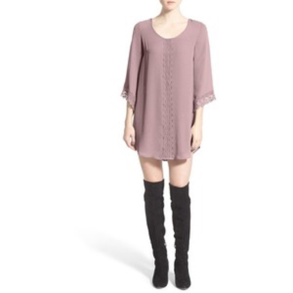 ASTR LACE SHIFT DRESS