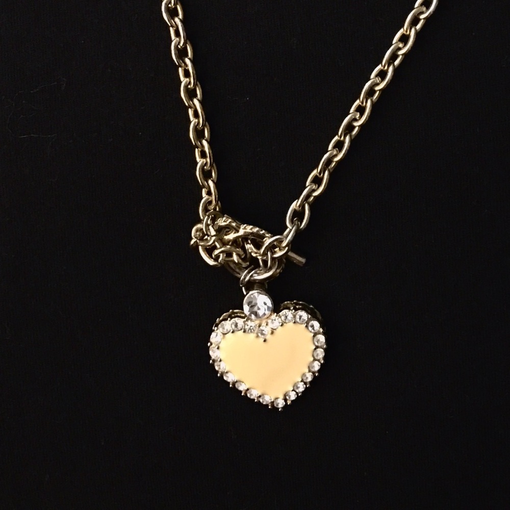 SOLD!!! Vintage heart necklace!