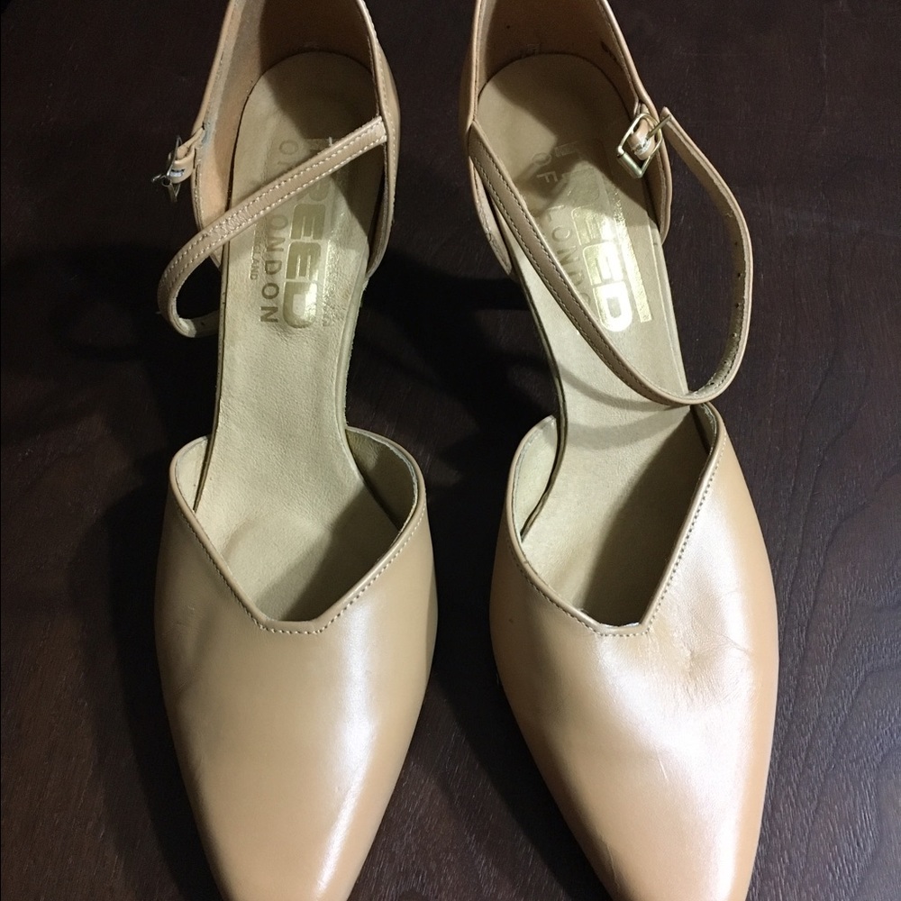 SOLD! Freed of London character shoes size 6.5 New