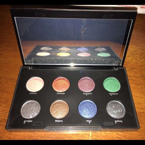 Urban Decay Moondust Palette - Picture 2 of 2