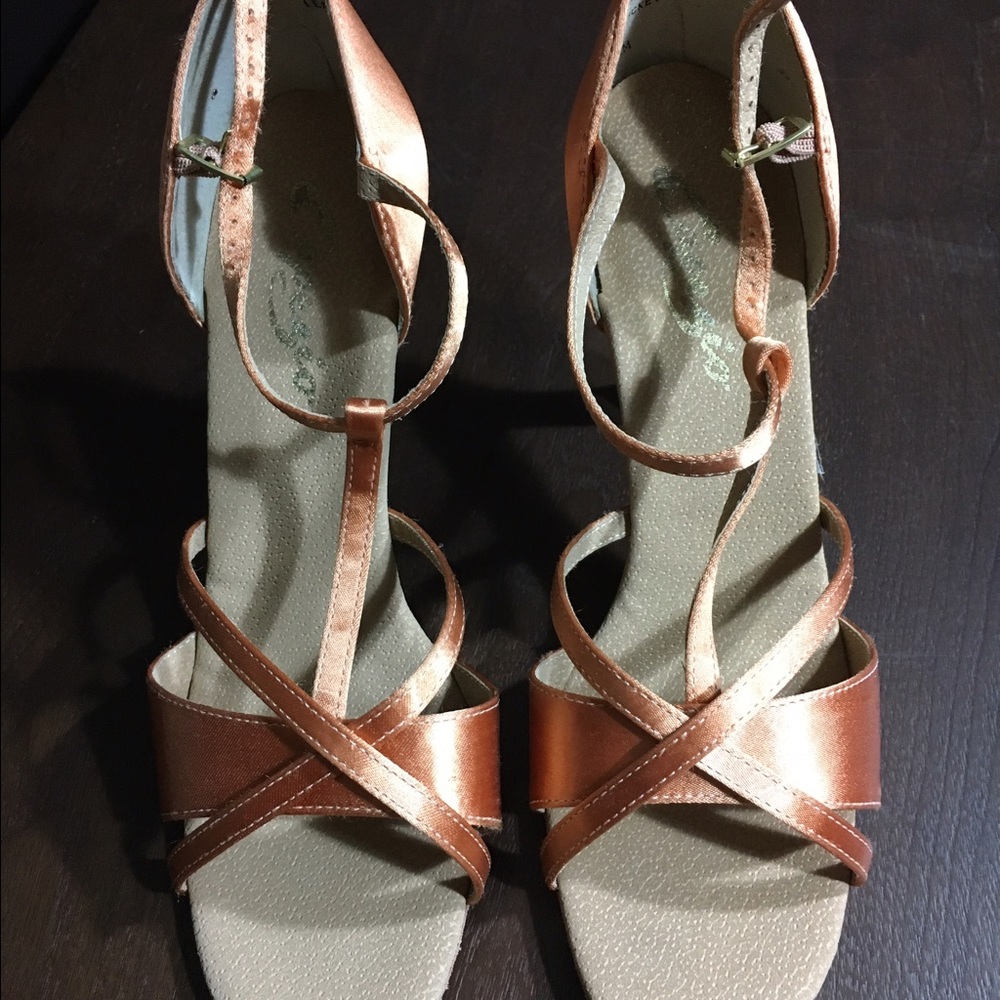 Capezio rhythm/ballroom shoes new size 8.5