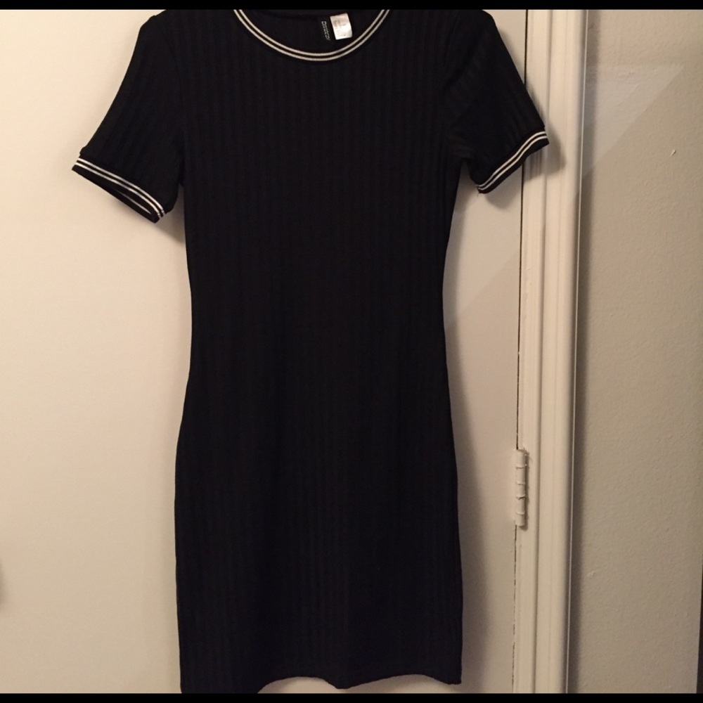 H&M Divided ribbed knit bodycon dress
