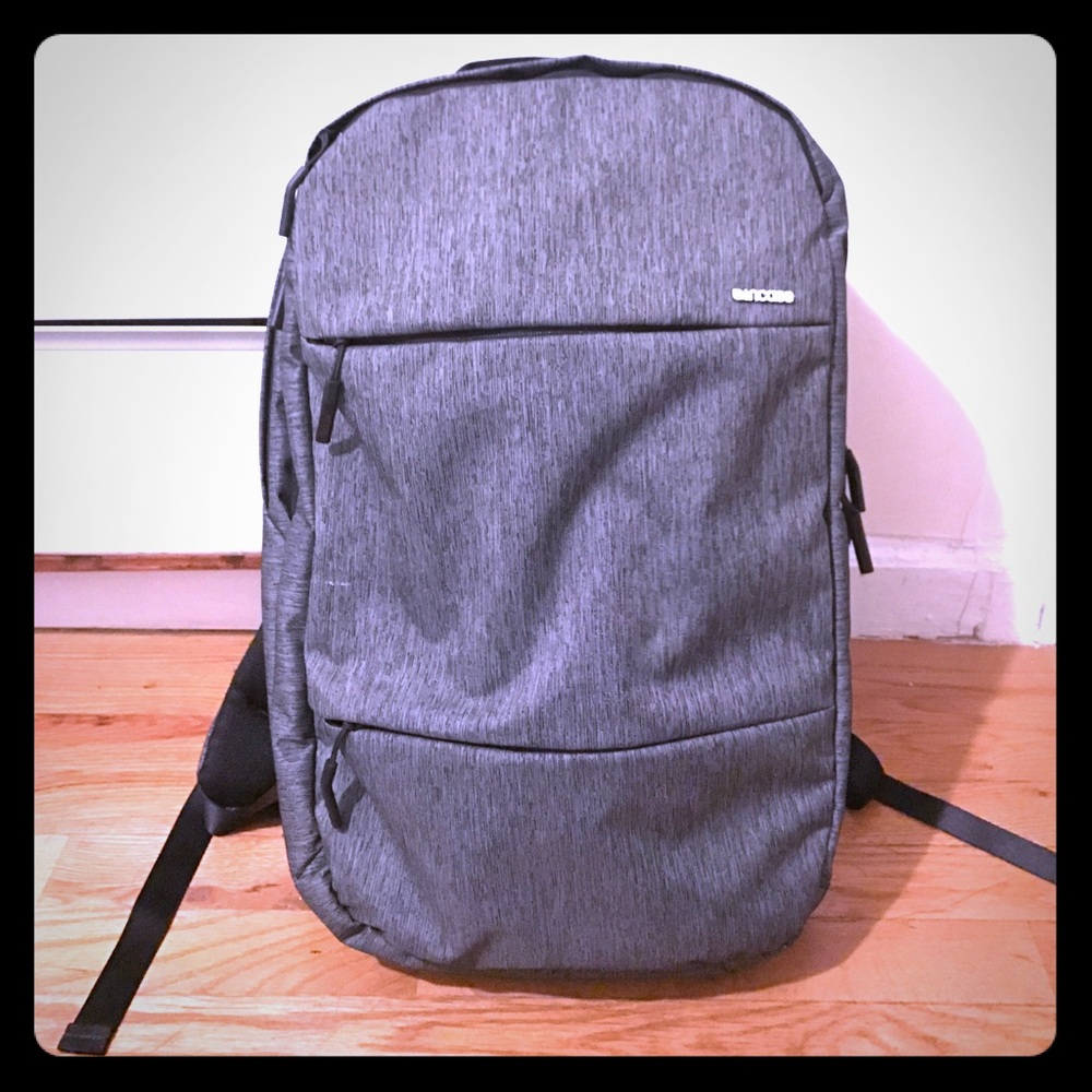 Incase City Commuter 15" Laptop Backpack - Picture 1 of 3